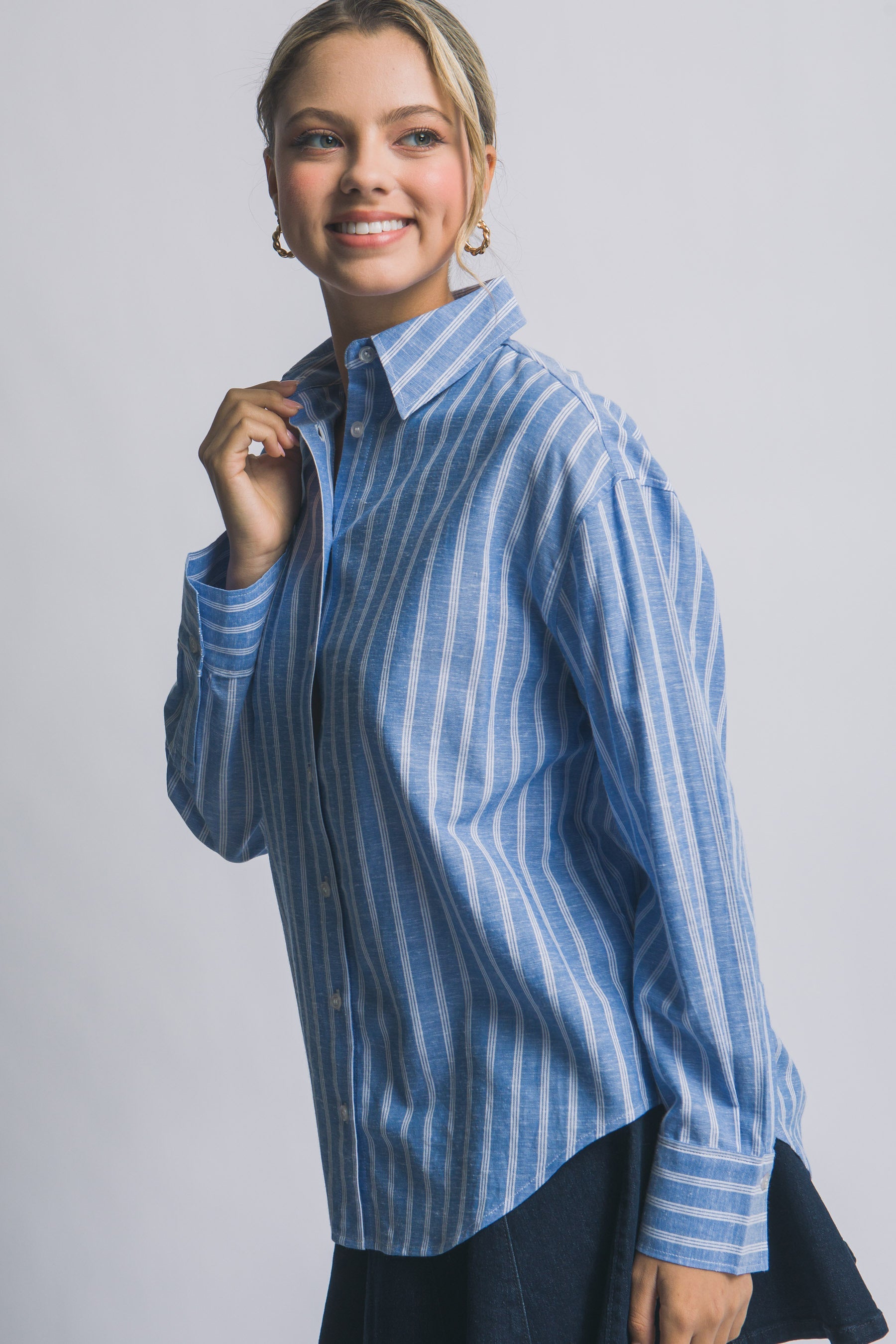 Camisa Oversized de Rayas Azules con Botones y Manga Larga para Mujer