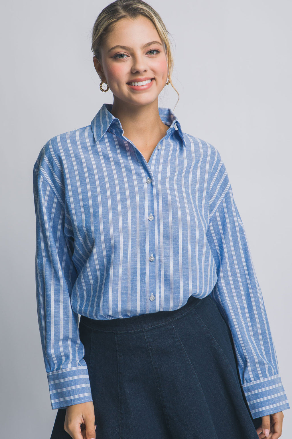 Camisa Oversized de Rayas Azules con Botones y Manga Larga para Mujer