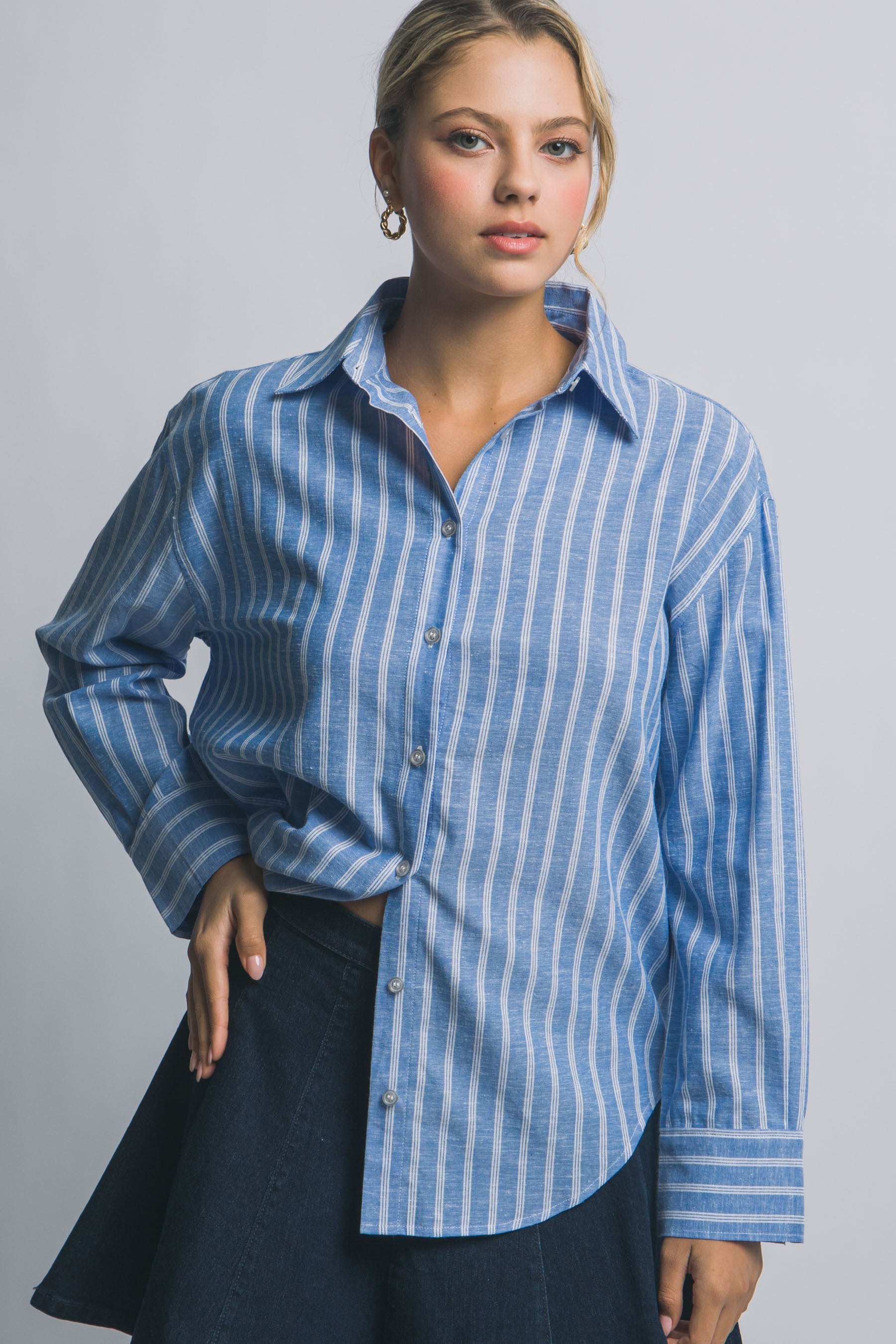 Camisa Oversized de Rayas Azules con Botones y Manga Larga para Mujer