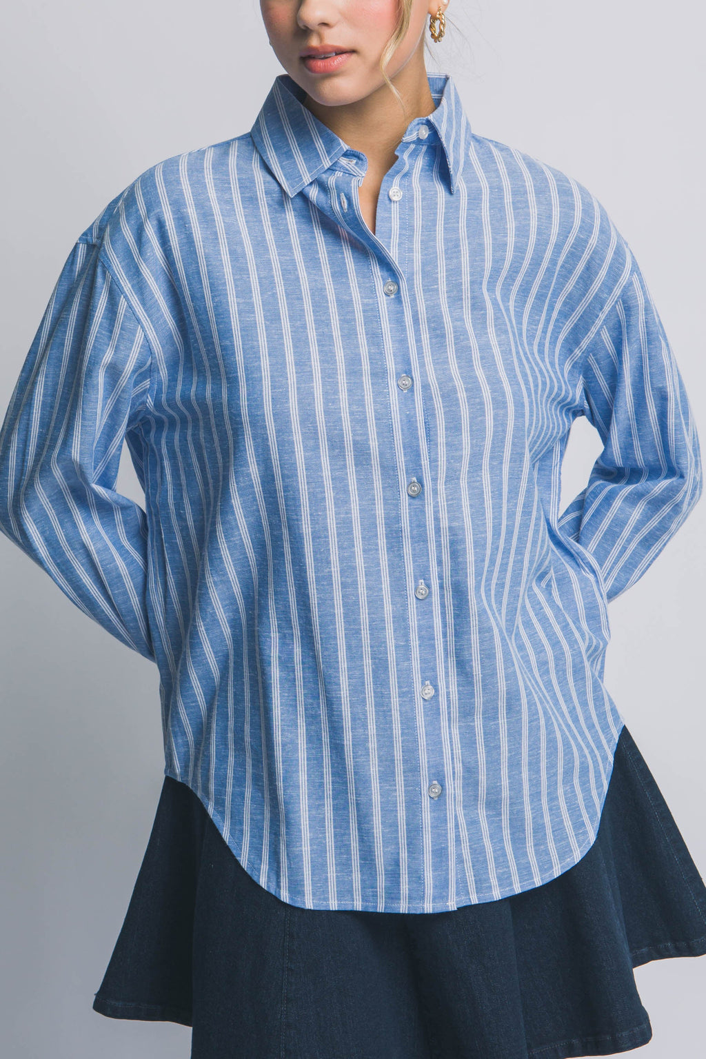 Camisa Oversized de Rayas Azules con Botones y Manga Larga para Mujer