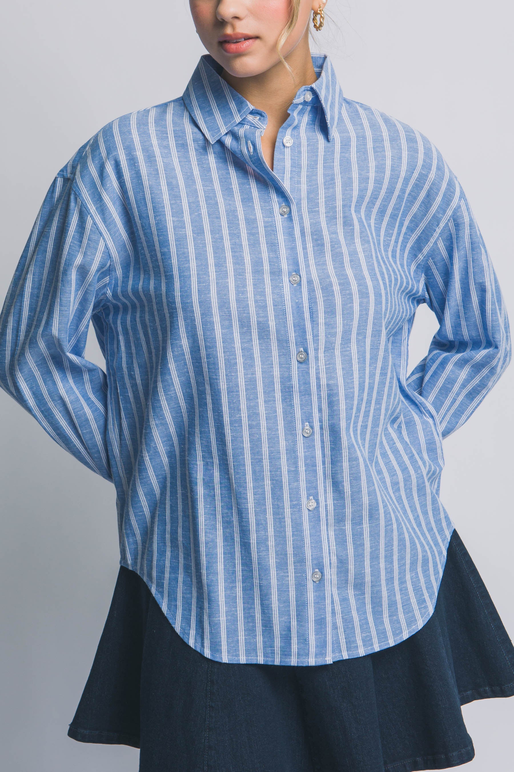 Camisa Oversized de Rayas Azules con Botones y Manga Larga para Mujer
