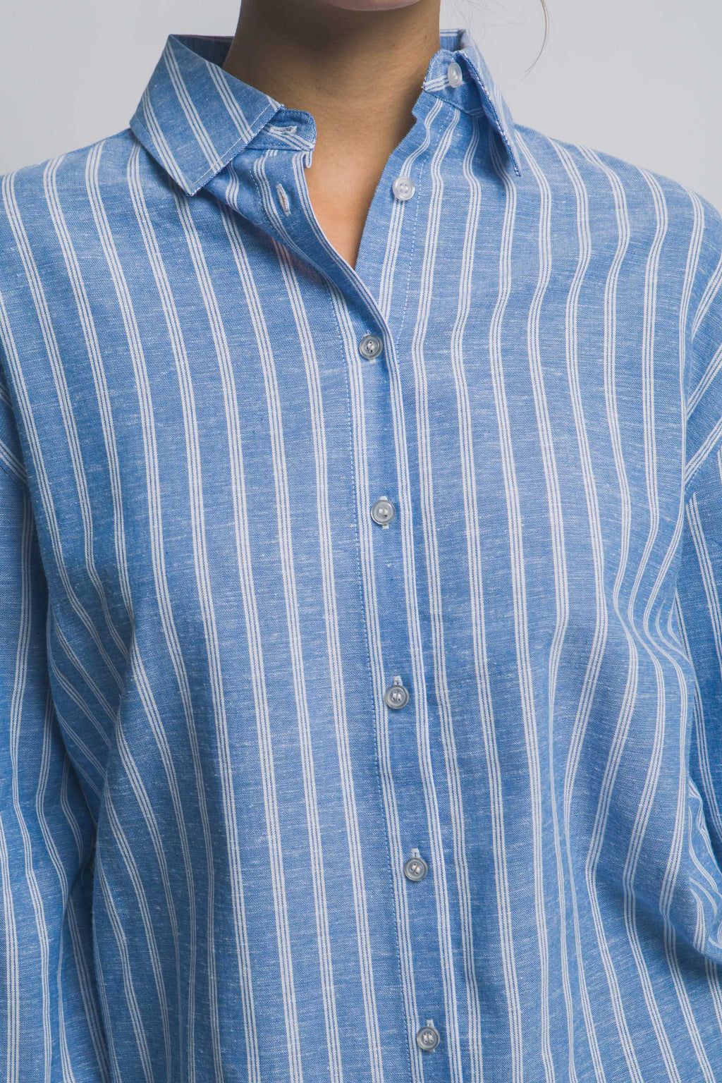 Camisa Oversized de Rayas Azules con Botones y Manga Larga para Mujer