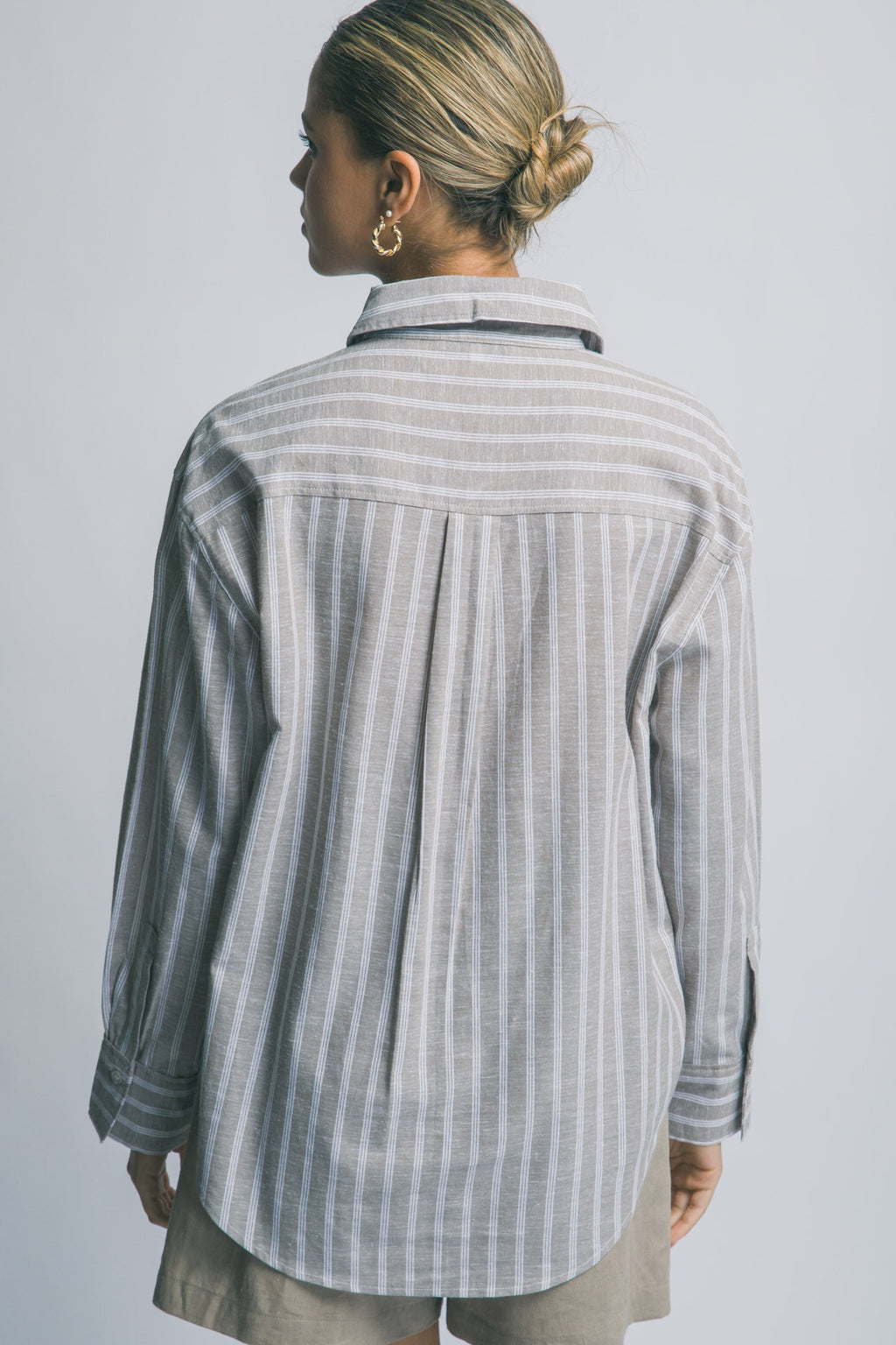 Camisa Oversized de Rayas Azules con Botones y Manga Larga para Mujer