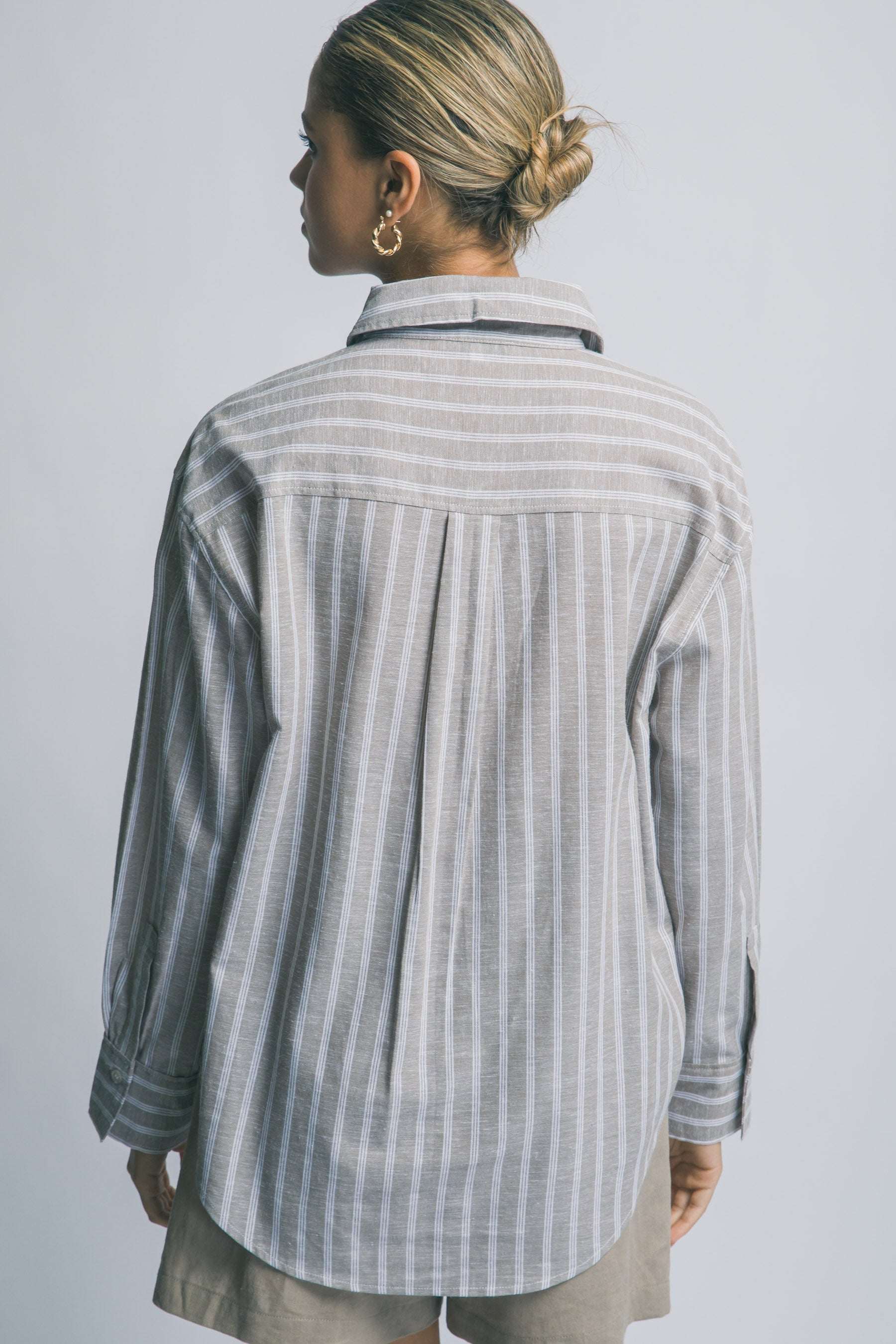 Camisa Oversized de Rayas Azules con Botones y Manga Larga para Mujer