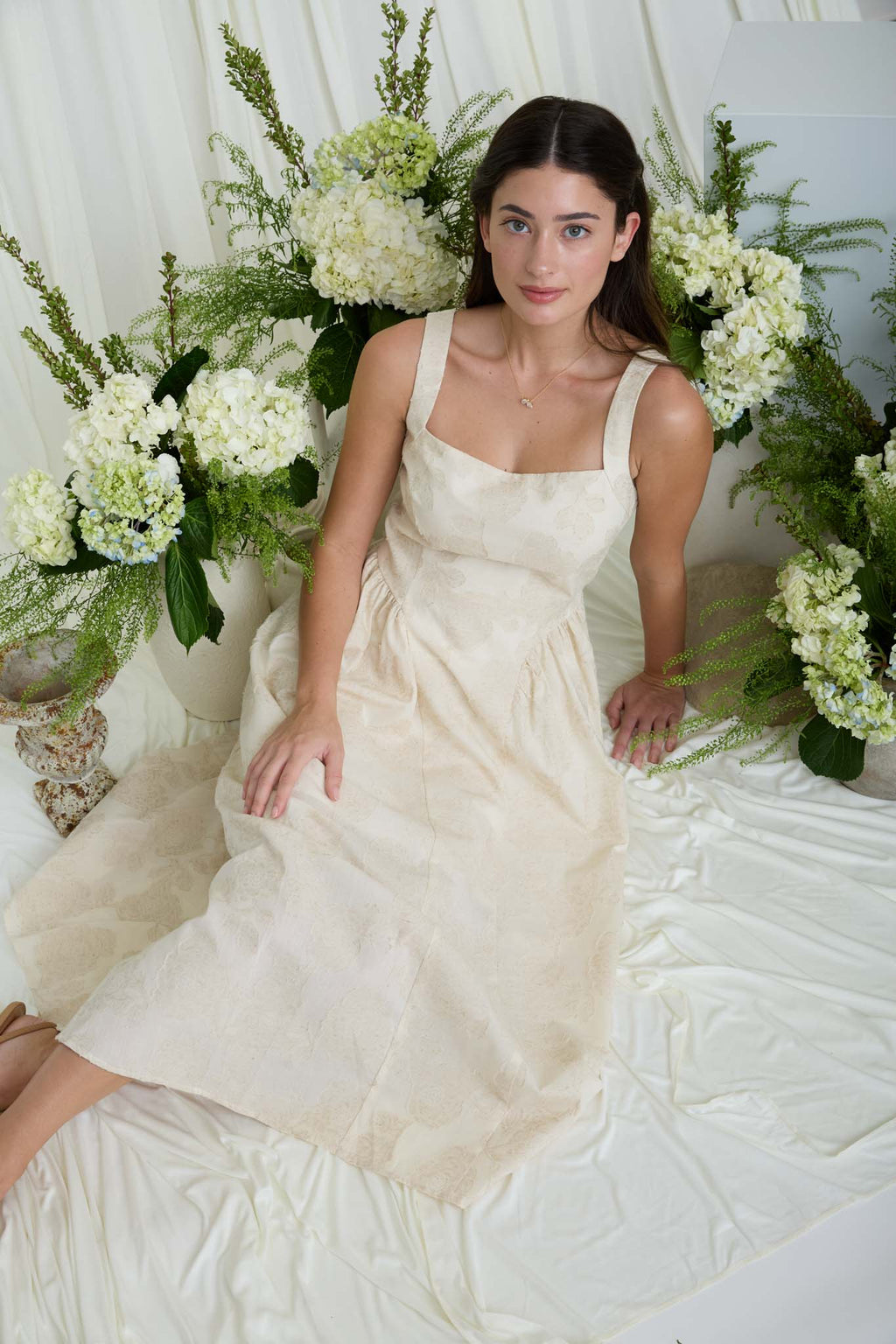 Floral Jacquard Sleeveless Midi Dress - Elegant Summer A-Line Occasion Wear
