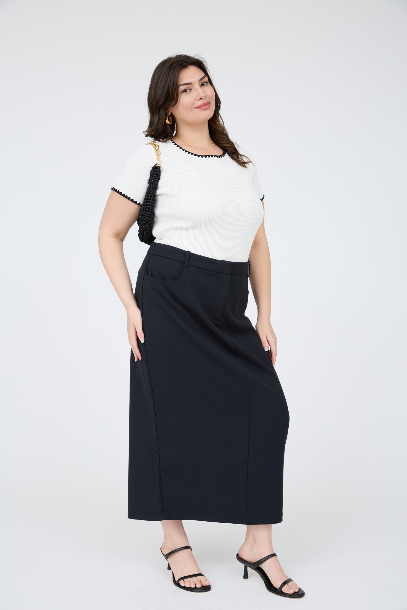 PLUS CONTRAST EDGE SWEATER TOP