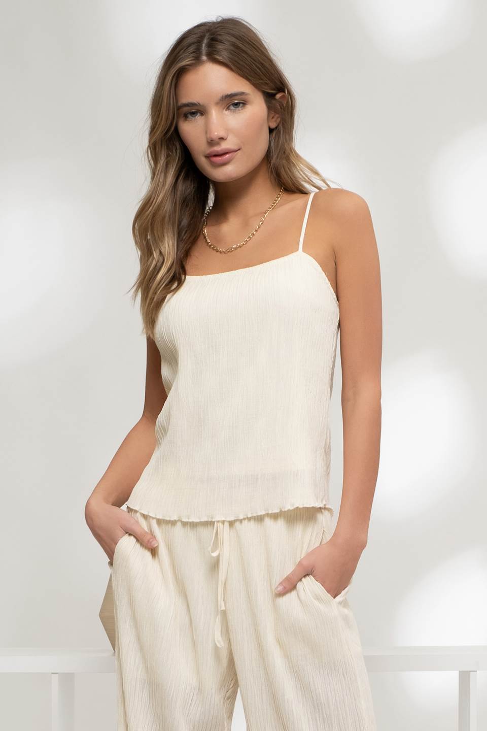 PLISSE LETTUCE HEM CAMI TOP