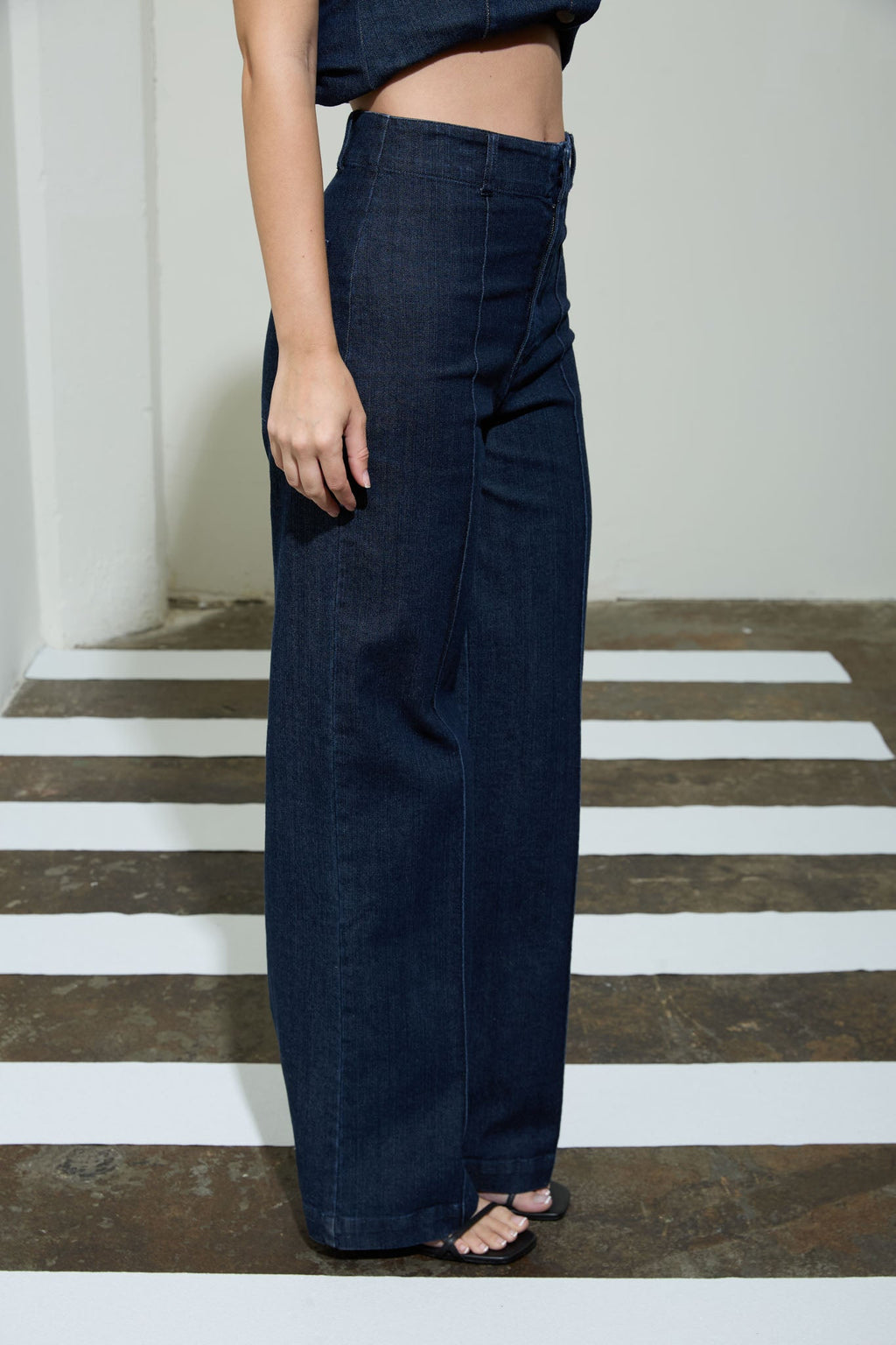 HIGH WAIST FRONT SEAM WIDE LEG JEANS