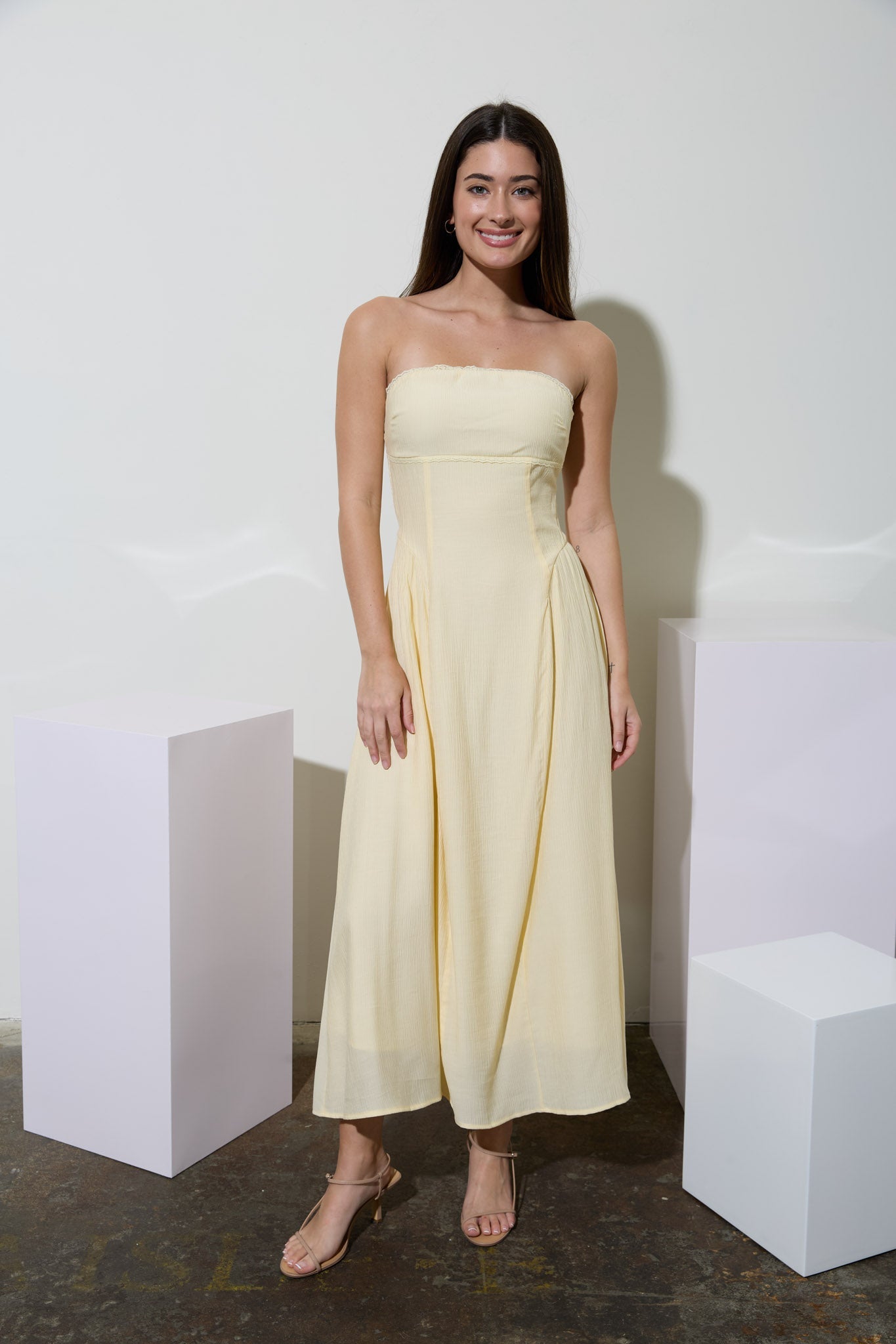 Elegant Strapless Lace Trim Midi Dress - Gathered Detail Bodycon Summer Party Dress