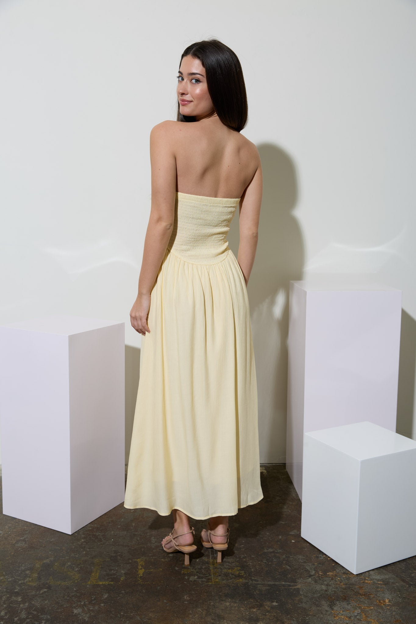 Elegant Strapless Lace Trim Midi Dress - Gathered Detail Bodycon Summer Party Dress