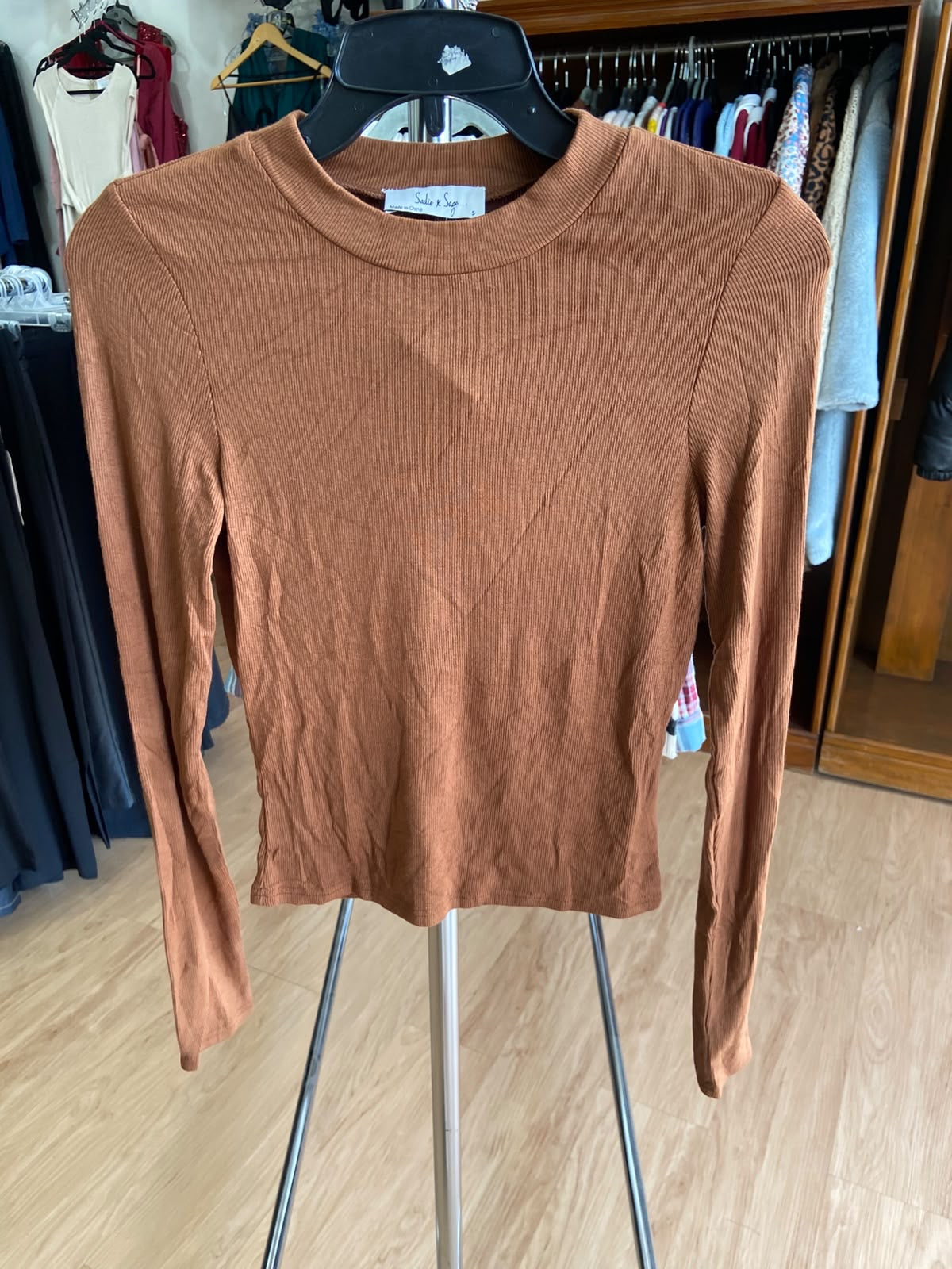 Brown Long Sleeve Fitted Top with Textured Design