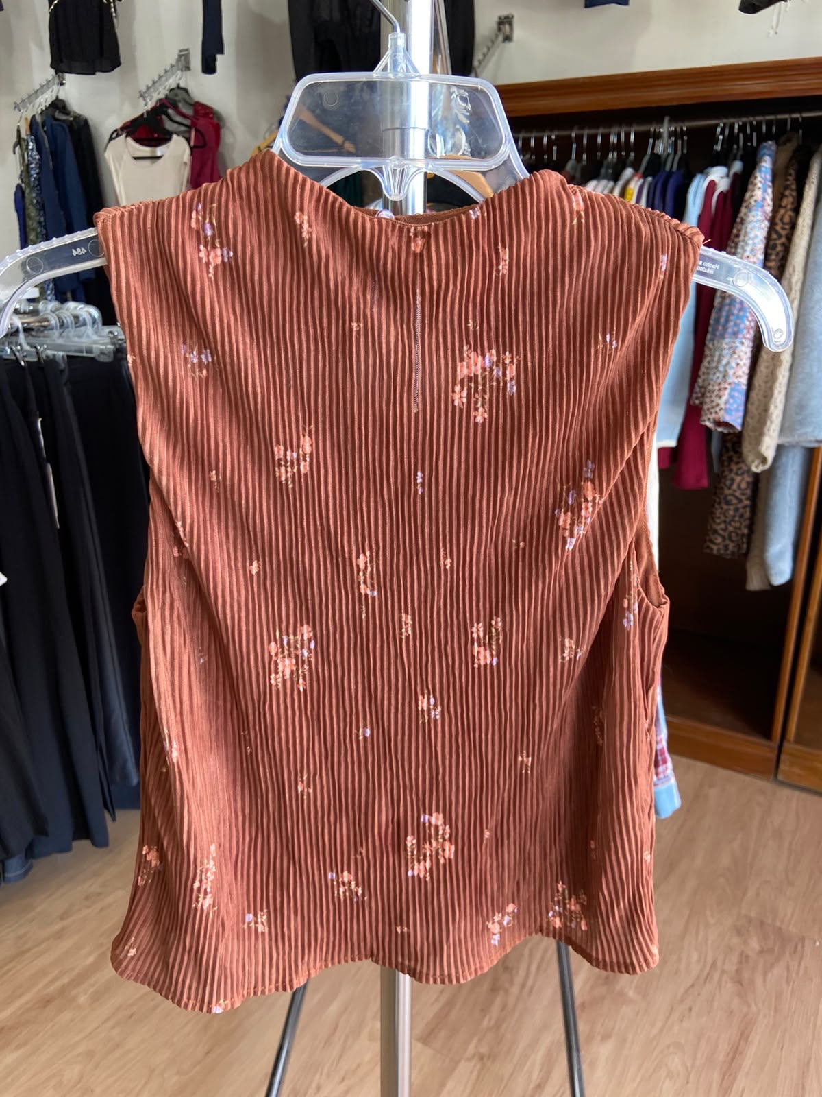 Rust Floral Sleeveless Top with Textured Ribbing