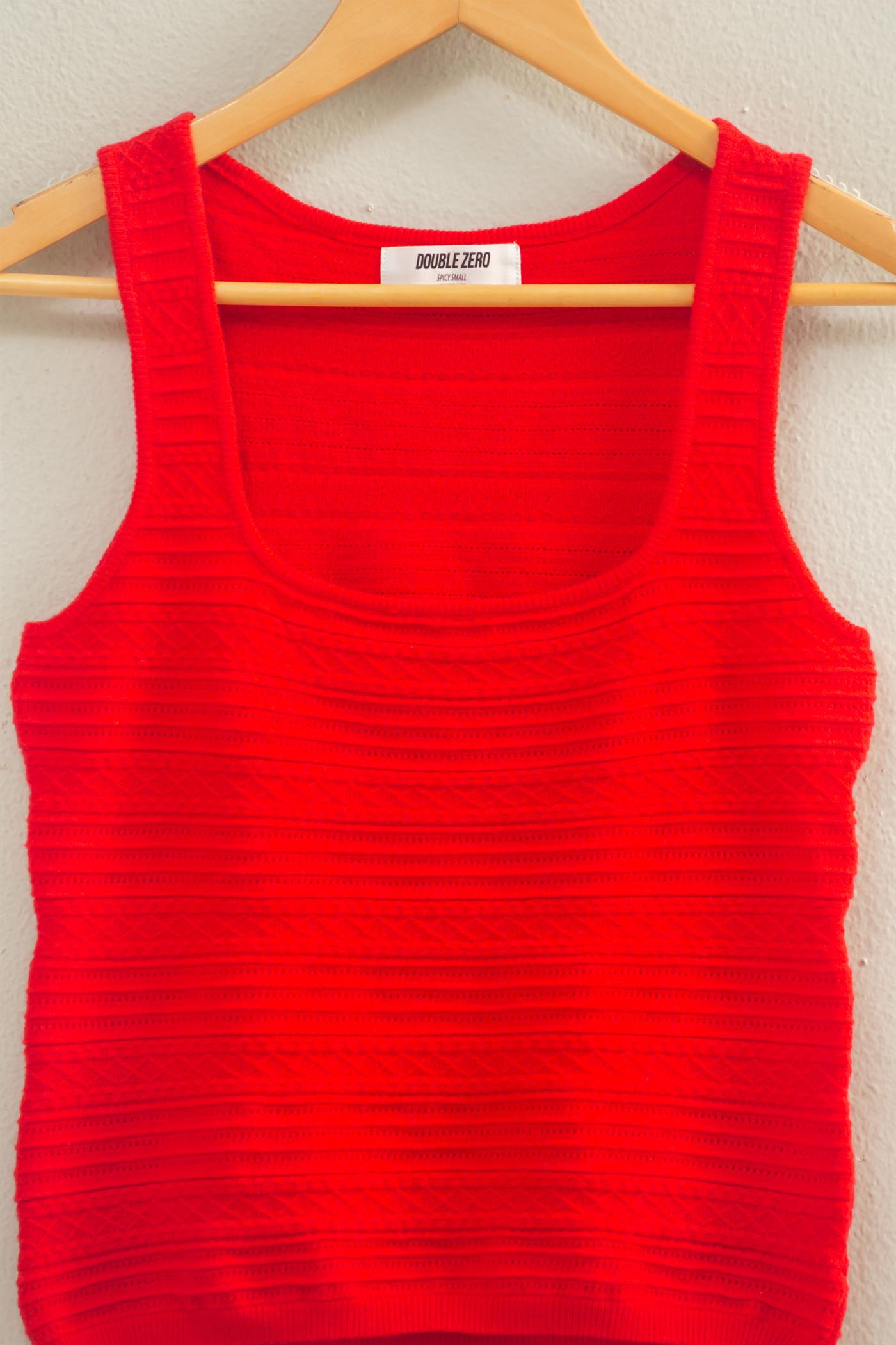 Women’s Red Textured Sleeveless Knit Top – Scoop Neck Fitted Tank Shirt