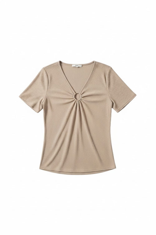 Yanet Collection Shop beige ribbed short sleeve top with a v-neckline and central ring detail.